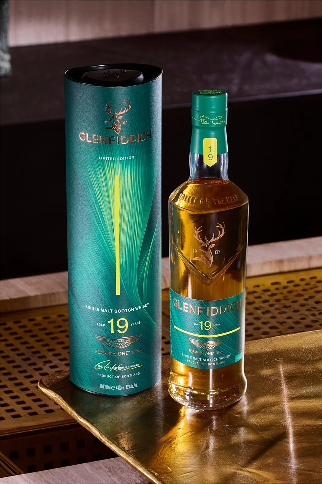 格兰菲迪19年Release No.2瓶身与酒盒